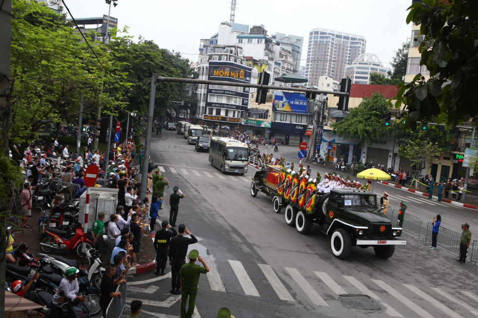 越南国家主席陈大光灵车送别仪式。图自越通社