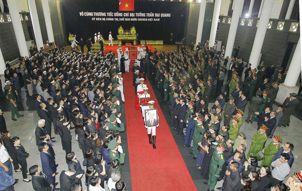 越南国家主席陈大光灵车送别仪式。图自越通社