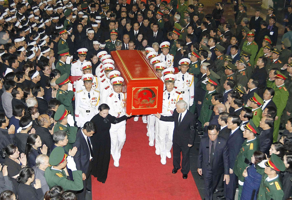 越南国家主席陈大光灵车送别仪式。图自越通社