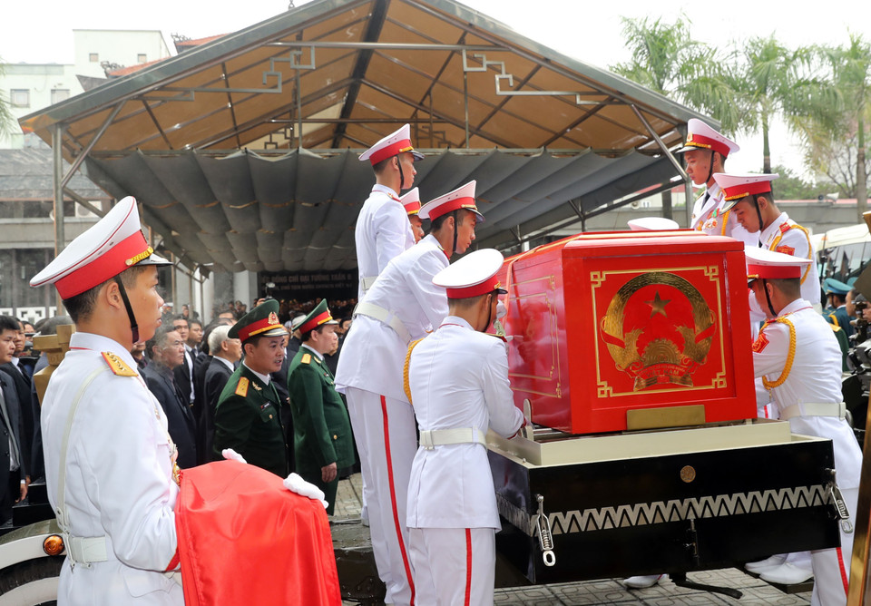 越南国家主席陈大光灵车送别仪式。图自越通社