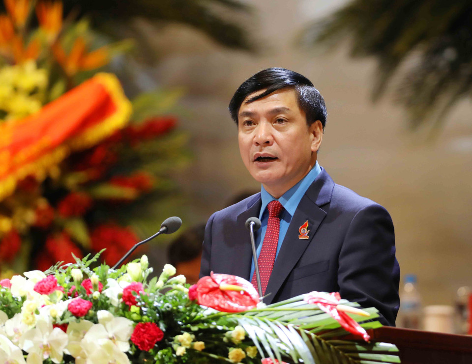 越南劳动总联合会主席裴文强在大会开幕式上致辞。 图自越通社