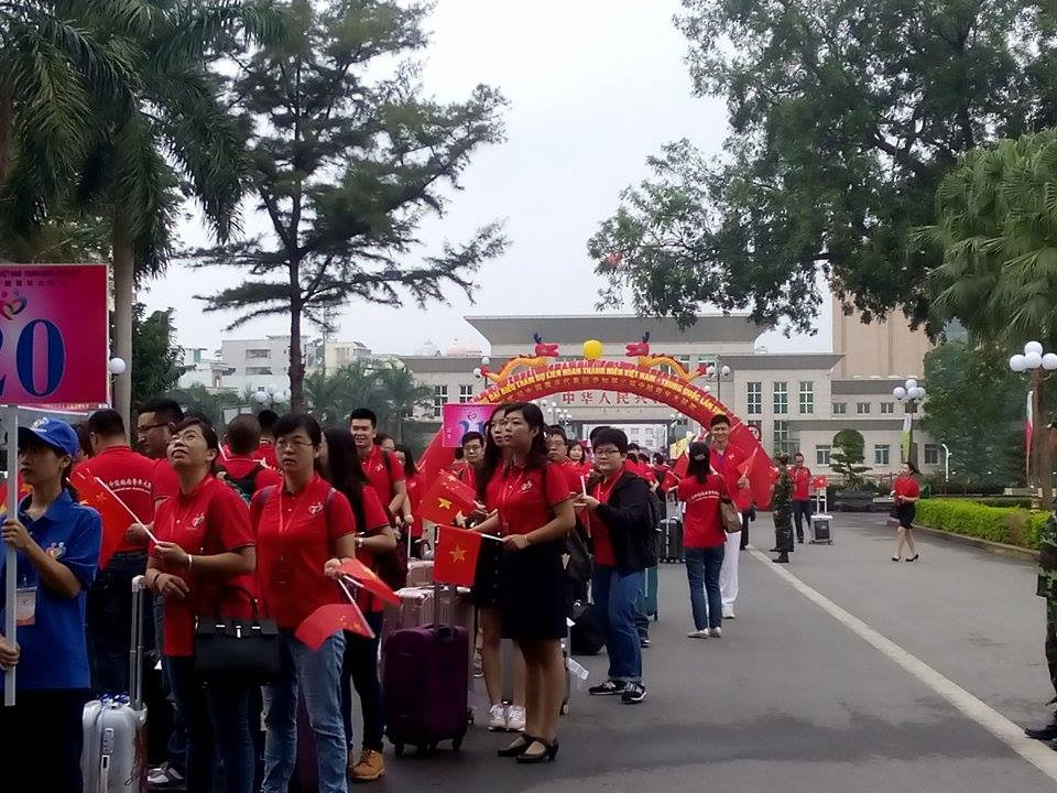  在广宁省期间，广宁领导将礼节性会见中国青年代表团。此外，他们将参加"青年参加保护环境和可持续发展"研讨会，参观宝光寺、下龙湾，进行文艺交流活动等。（图片来源：越通社）