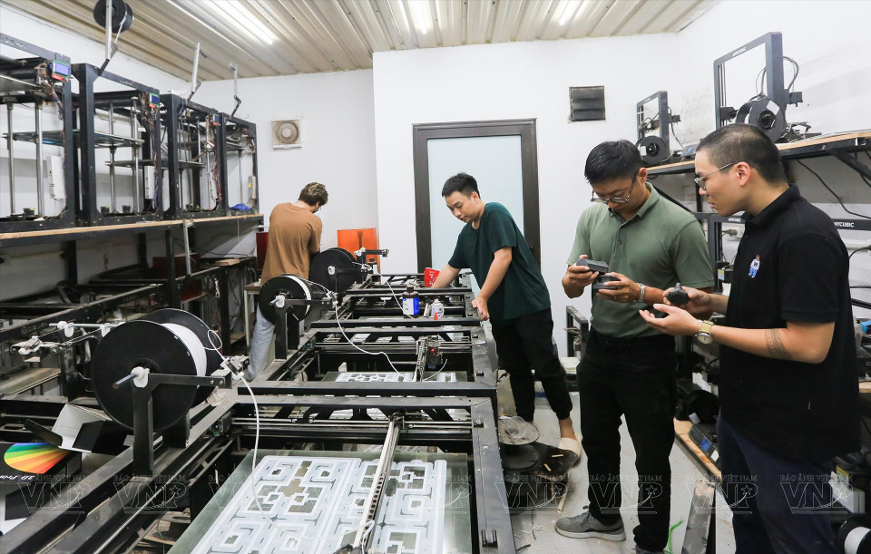 二维平面图绘制完成后将进入三位扫描工序。图自 越南画报