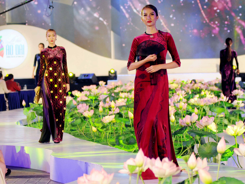 奥戴走秀。（图片来源：越通社）