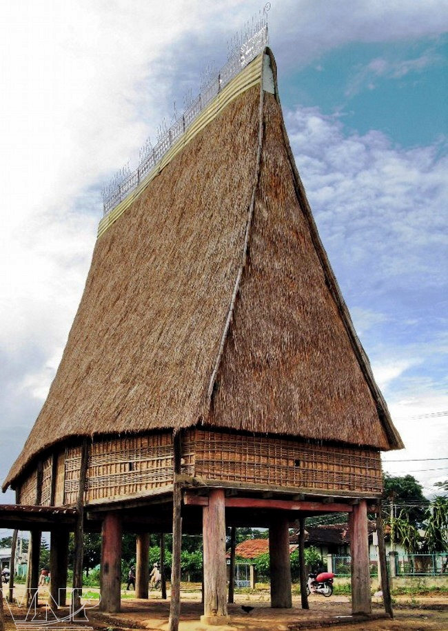 与锣钲相同，龙屋被视为西原地区的文化标志（图片来源：越通社）