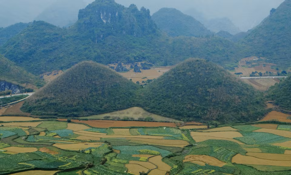 管箔（Quản Bạ)双山。越通社记者 祥安 摄。