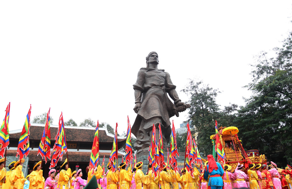 玉回—栋多大捷229周年的栋多丘庙会。越通社记者国庆 摄