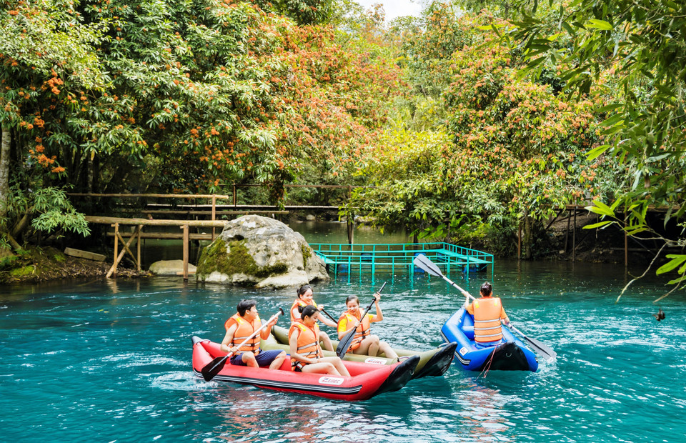 来到这里，游客将有机会感受木溪旅游区的凉爽且清新的空气。图自越通社