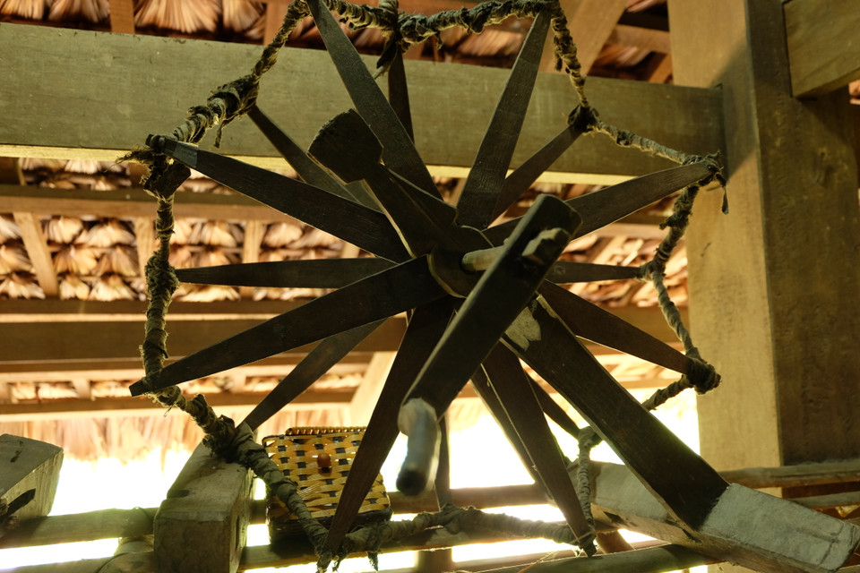 岱依族的手摇纺车。图自越通社