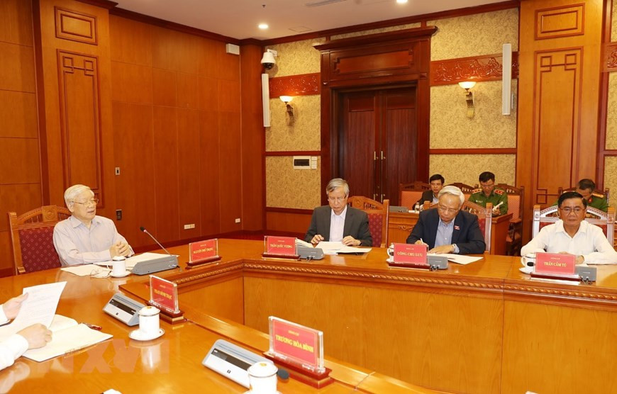 越共中央总书记、国家主席阮富仲在会议上发表讲话。（图自越通社记者知勇 摄）