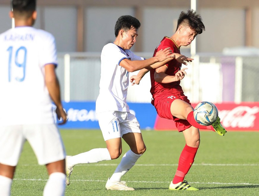 领先优势巨大使得越南队防守显得主观。结果，老挝队在第60分钟进了一球，缩短了差距，1比4。图自Vietnamplus