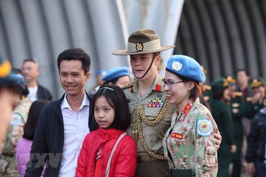 越南二号二级野战医院干部战士分离时刻。图自越通社记者杨江 摄