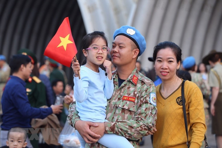 越南二号二级野战医院干部战士分离时刻。图自越通社记者杨江 摄