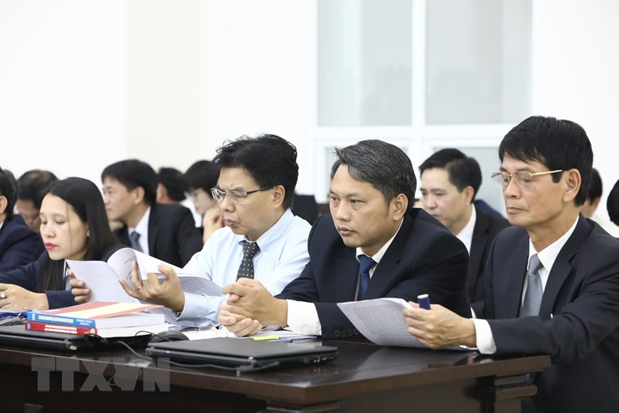 共有41名律师为被告人辩护。其中，3名律师为阮北山辩护，5名律师为张明俊辩护，2名律师为范廷仲辩护，3 名律师为黎南茶辩护，3名律师为范日武辩护。图自越通社