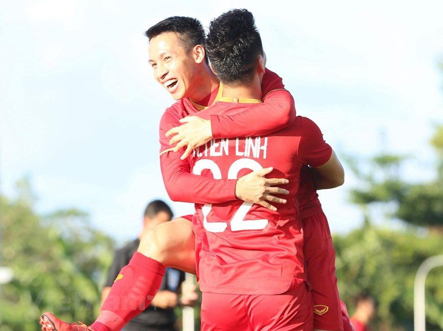 第17分钟，阮进灵为越南足球队带来的第二个进球。图自Vietnamplus