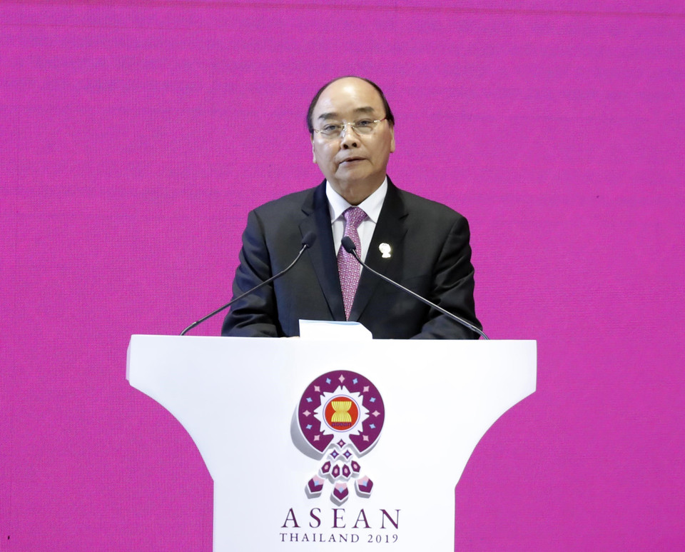阮春福总理宣布，越南将“齐心协力与主动适应”选为2020年东盟年的主题。 图自越通社记者 统一摄