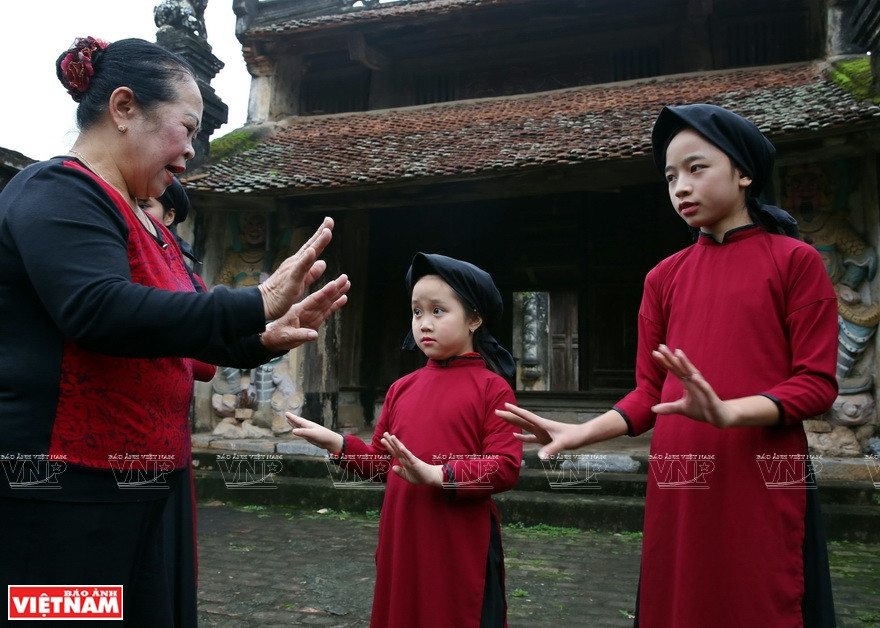 2018年，春曲脱离《急需保护的人类非物质文化遗产》名录，被联合国教科文组织列入《人类非物质文化遗产代表作名录》。图自越南画报