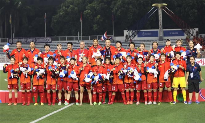 越南国家女足队第6次获得东南亚运动会女足球比赛冠军。图自越通社