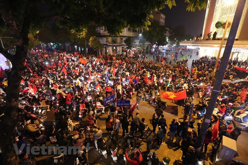 各条街道都洋溢着喜庆气氛。图自越通社