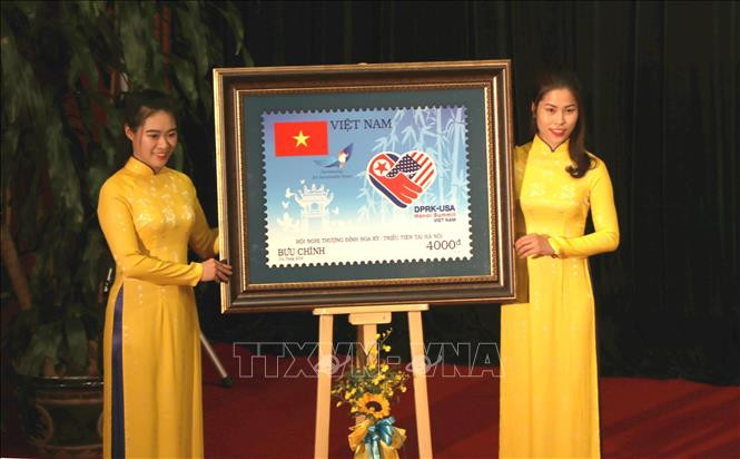庆祝美朝领导人会晤的特种邮票正式发行。图自越通社