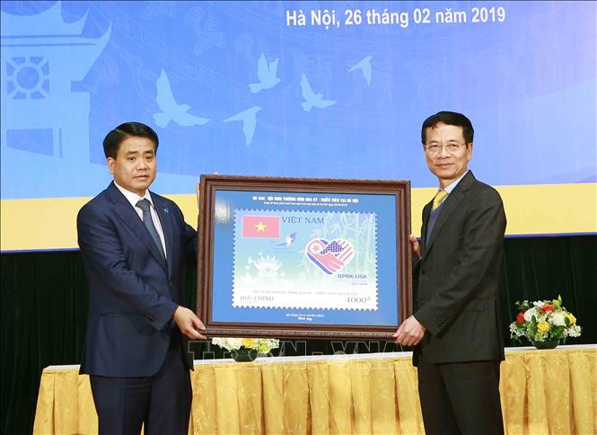 庆祝美朝领导人会晤的特种邮票正式发行。图自越通社