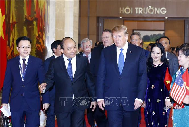 越南政府总理阮春福会见美国总统特朗普。图自越通社