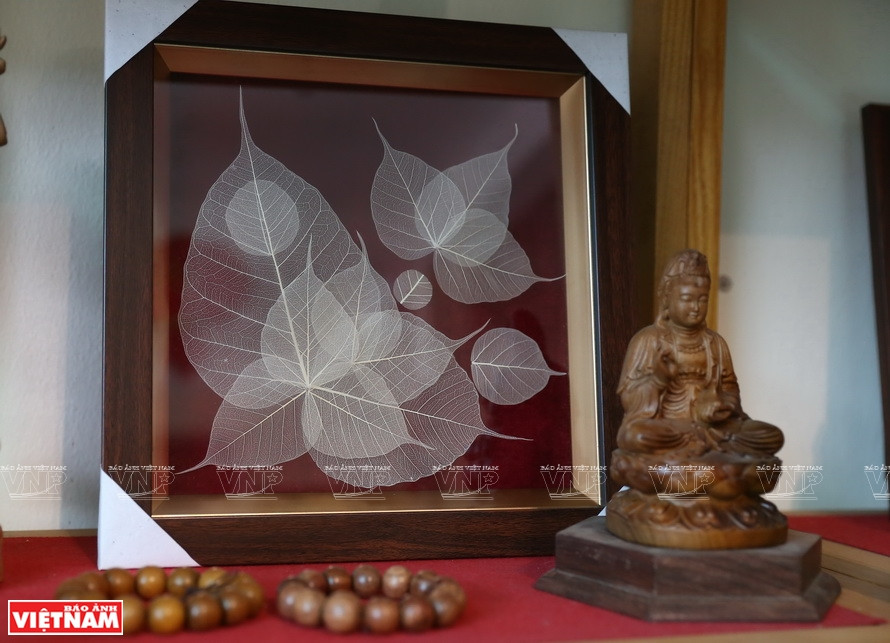 菩提叶拼贴画是一个颇具意义的室内装饰品。图自 越通社/越南画报