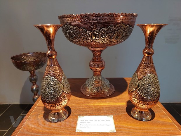 越南外交部副部长范光效表示，对越南多代人民来说，梦幻的“一千零一夜”故事并不陌生。但通过“伊朗艺术遗产：文明的摇篮”展览会，越南人民将有机会对辉煌的波斯文明有更直观的新视角。此次展会同时为加强越南和伊朗的友好关系作出贡献。图自Vietnam+