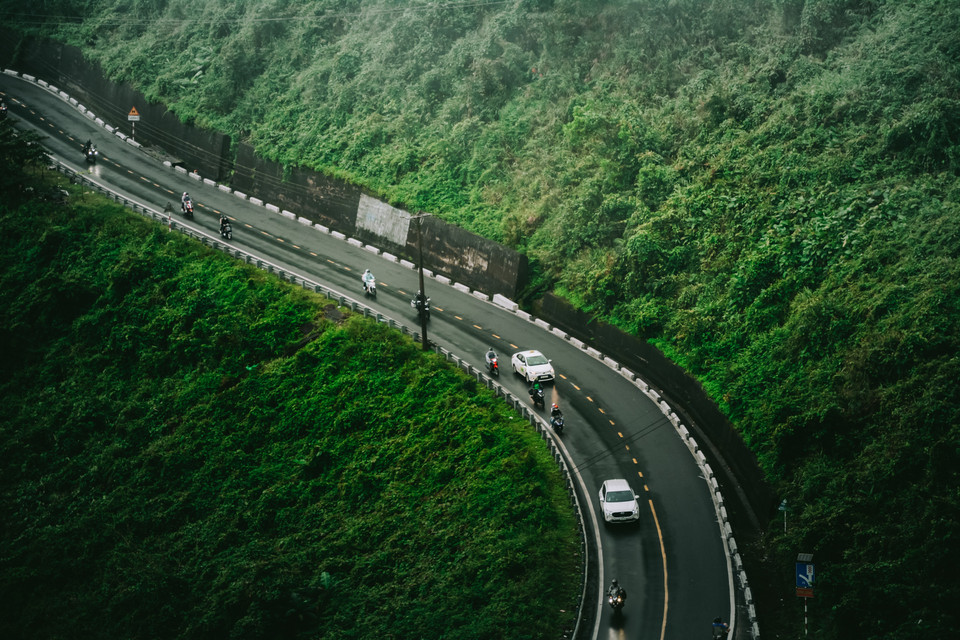 海云山口是越南雄伟壮观的一幅风景画。图自越通社
