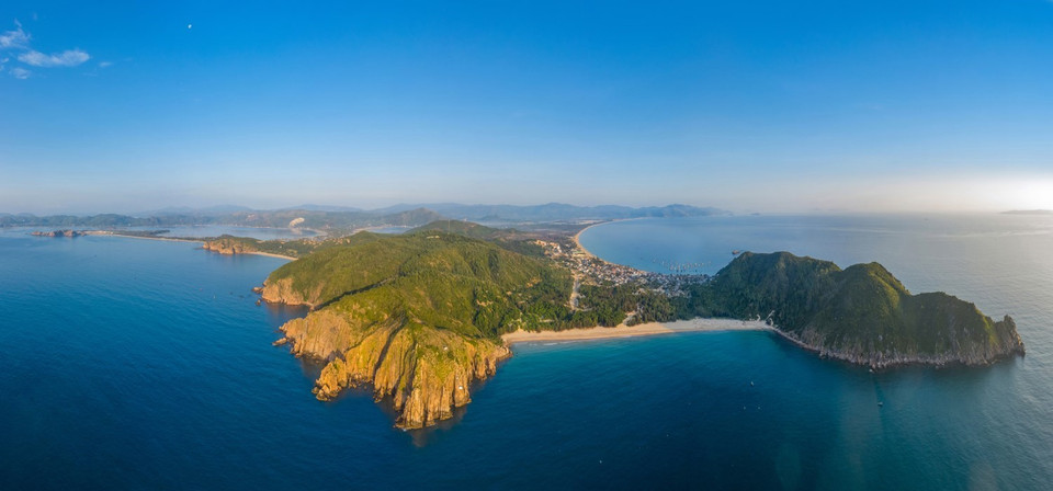 和安半岛景色迷人。图自越通社