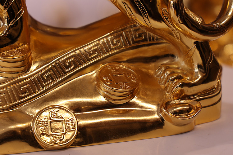 这些礼品不仅具有较强的审美性，还蕴含着深奥的意义。图自越通社信息报