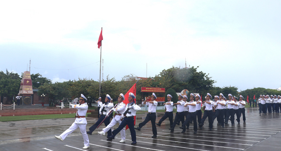 在长沙岛上执勤的海军战士。图自越通社