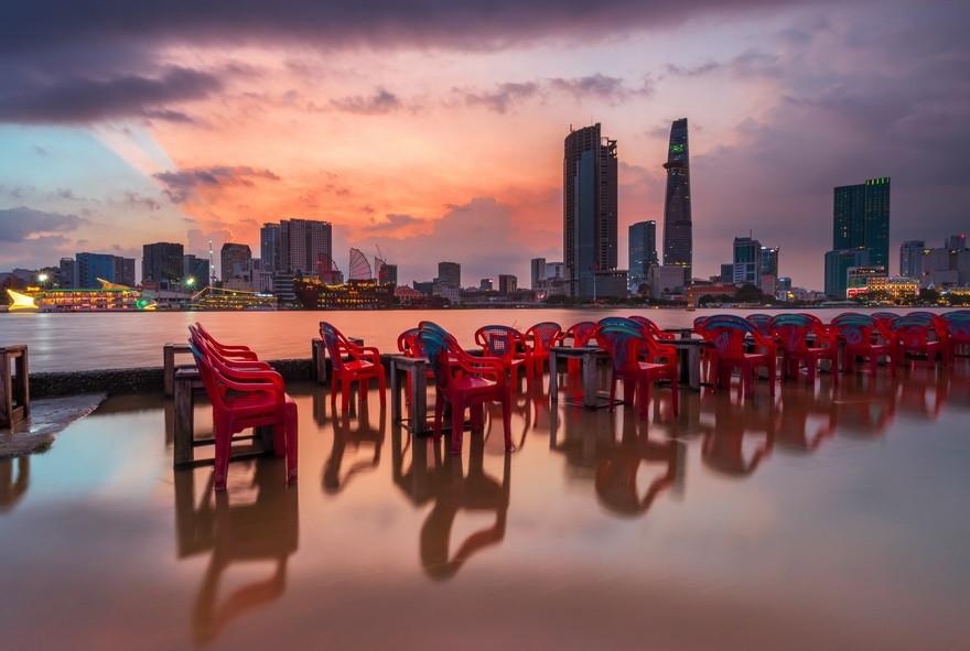 西贡河岸的黄昏美景。图自越南画报