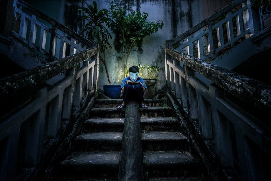 西贡老公寓楼梯。图自越南画报