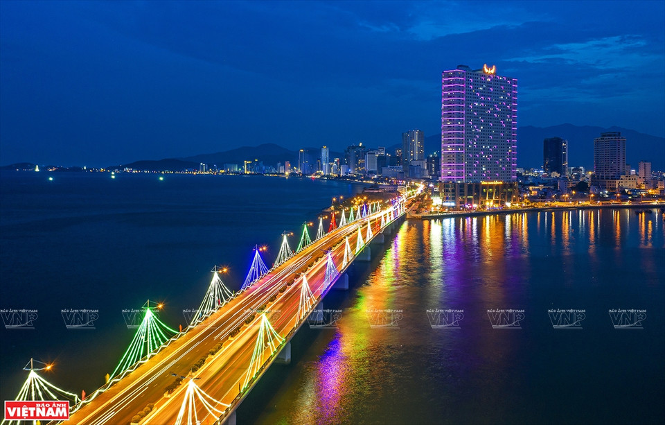 《芽庄陈富桥》作品。图自越通社