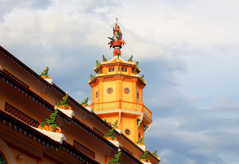 八卦台塔高三层，8面按照道家八卦模型建设。图自越通社