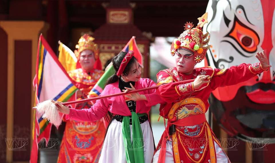 㗰剧的程式化举动。图自越南画报