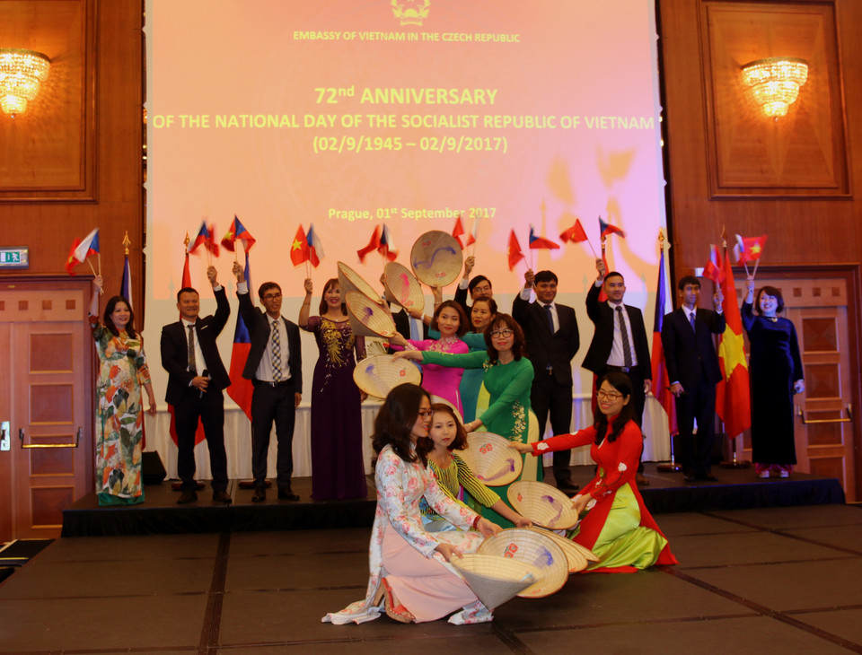 越南驻捷克大使馆举行庆祝九·二国庆节的活动。（图片来源：越通社）