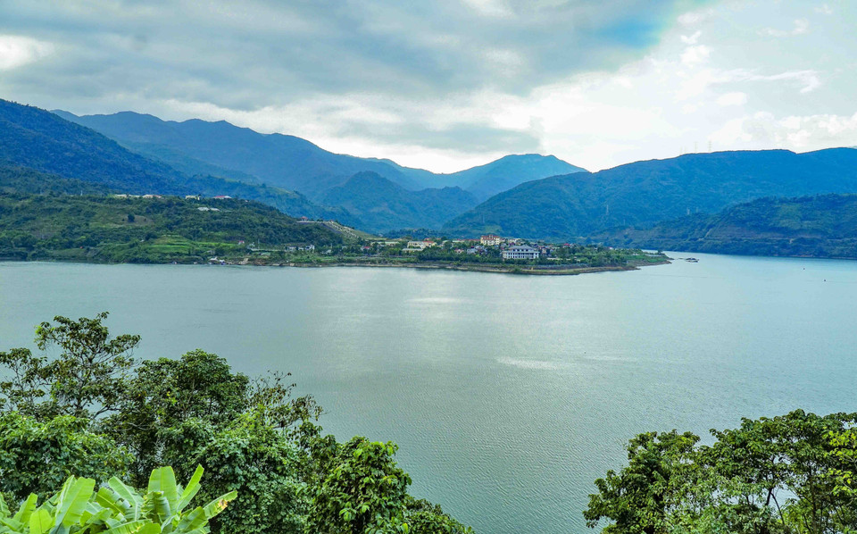 芒莱市镇沱河坊位于沱河、南娜河（Nam Na）以及南莱溪（Nam Lay）三个河流相聚的附近地区。图自 越通社