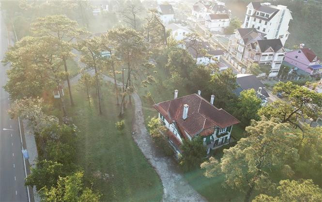 目前大叻市仍有很多带有古法式建筑的别墅，成为“大叻—遗产城市”的亮点。图自越通社