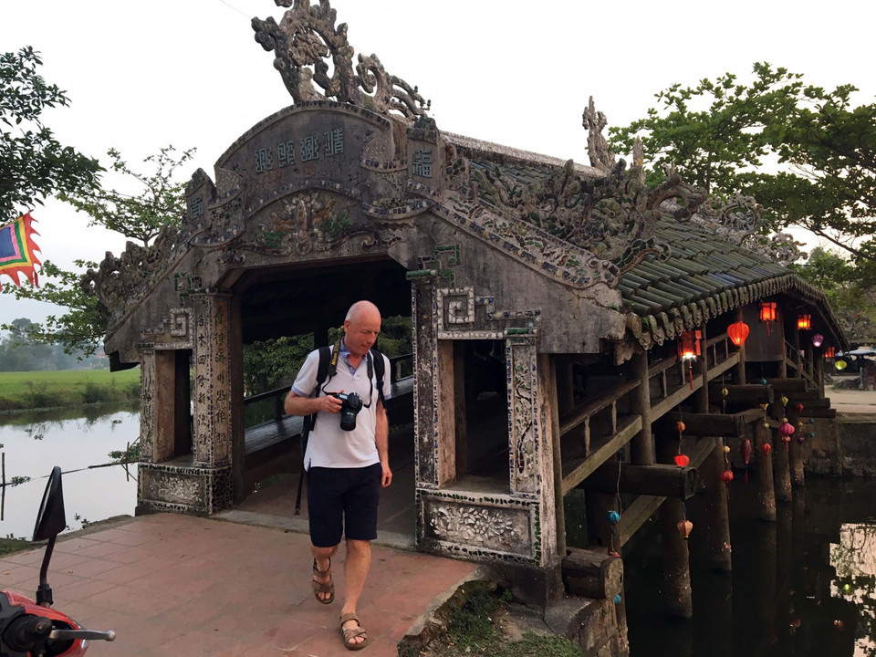 承天顺化省240多年历史的青全廊桥。越通社记者 日英 摄