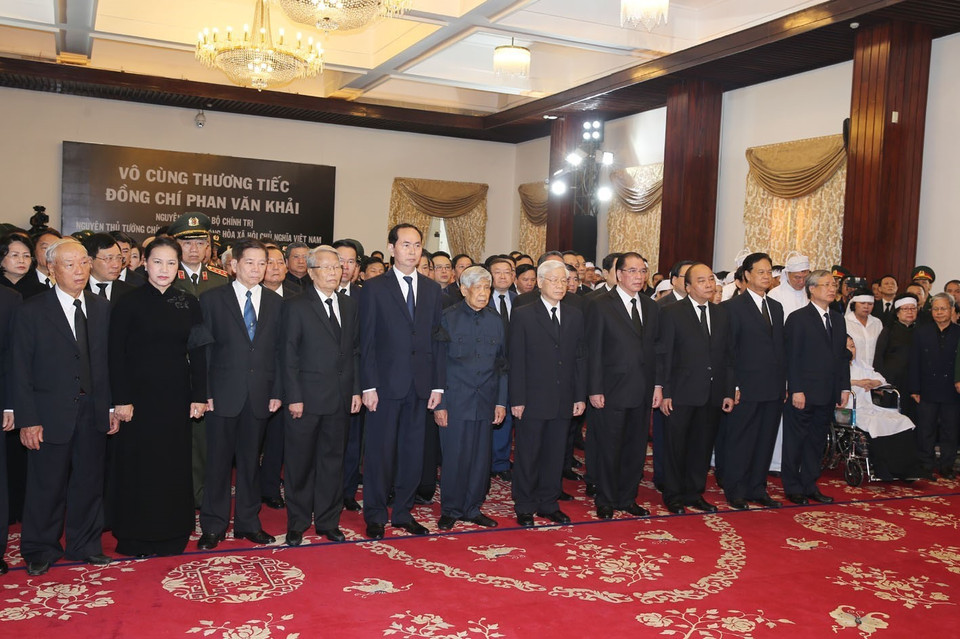 越南原政府总理潘文凯吊唁仪式3月20日在胡志明市统一会场举行。（图片来源：越通社）