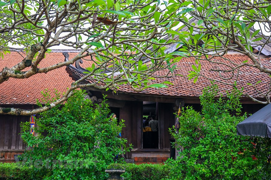 太平省 神光寺庙会一年开春季和秋季两次，其中以秋天的庙会为重，于每年农历9月举行。因遭受疫情而间断两年后，2022年神光寺庙会组委会举行多项富有民间文化特色的活动。人民群众通过神光寺庙会框架内的各项仪式祈求神圣保佑丰收、繁荣昌盛、发财发福、家庭美满。图自Vietnam+