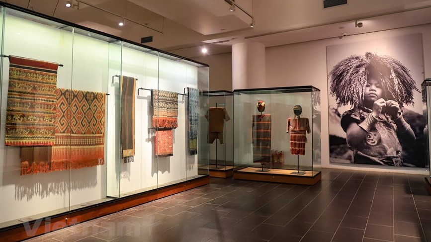 河内越南民族学博物馆是展示和保存越南54个民族文化实物的地方，同时也是各民族资料和实物的研究、收藏、保存和复原之地。图自 Vietnam+