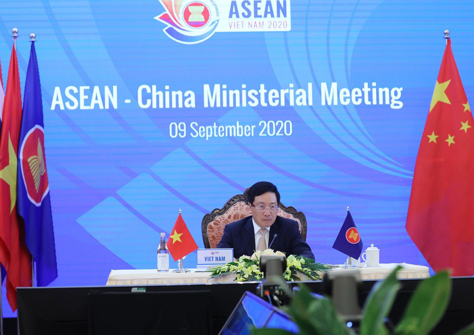 会议在地区和世界紧张局势加剧、各大国之间的战略竞争更加激烈、新冠肺炎疫情复杂难料并对东盟各成员国的经济社会发展产生负面影响的背景下召开。越通社记者 林庆 摄