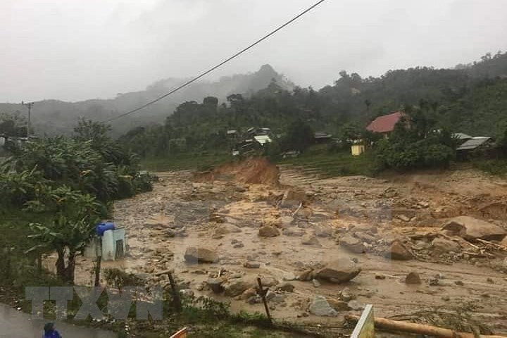 获悉后，福禄乡和福山县职能力量继续努力寻找其余8名失踪人员。 图自越通社