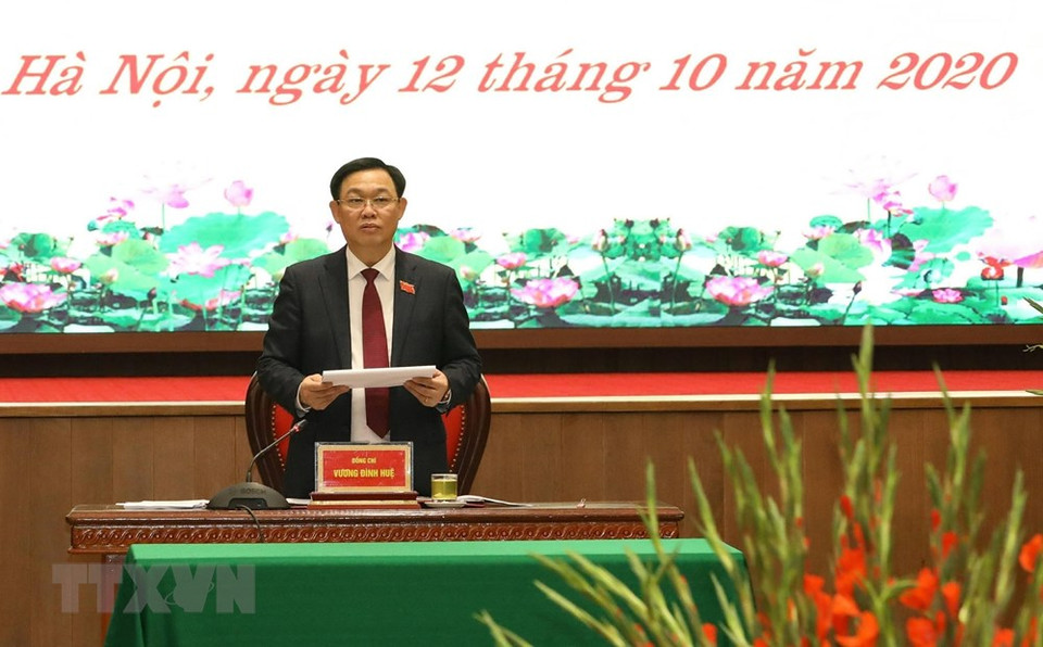 王廷惠以绝对票数再次当选2020-2025年任期河内市市委书记。图自越通社