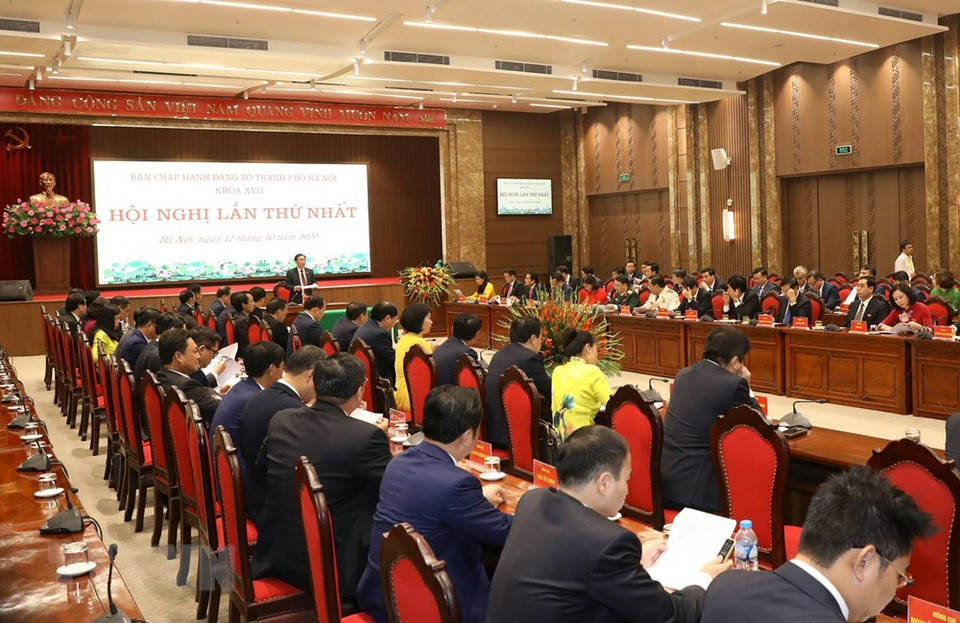 王廷惠以绝对票数再次当选2020-2025年任期河内市市委书记。图自越通社