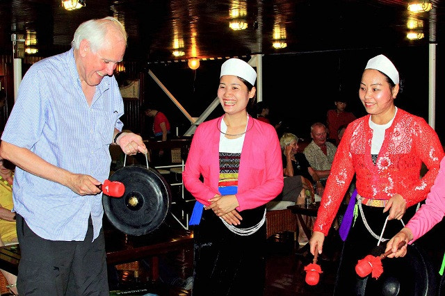 《练锣铮》（图片来源：hoabinh.gov.vn）