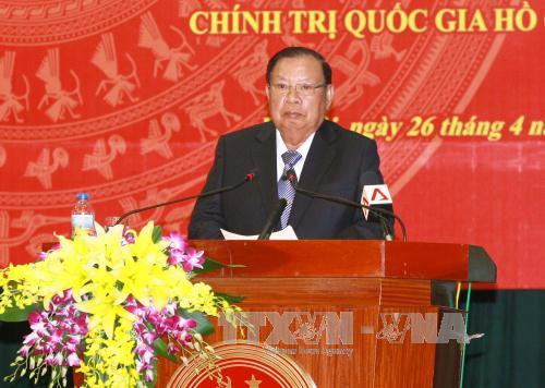  本扬·沃拉吉在胡志明国家政治学院发表讲话。